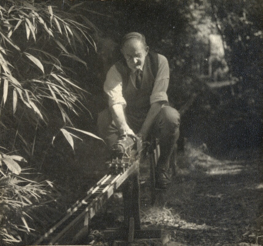 19500000s G S LONG Southern Lord Nelson 837 + GSL at Broadstone 2