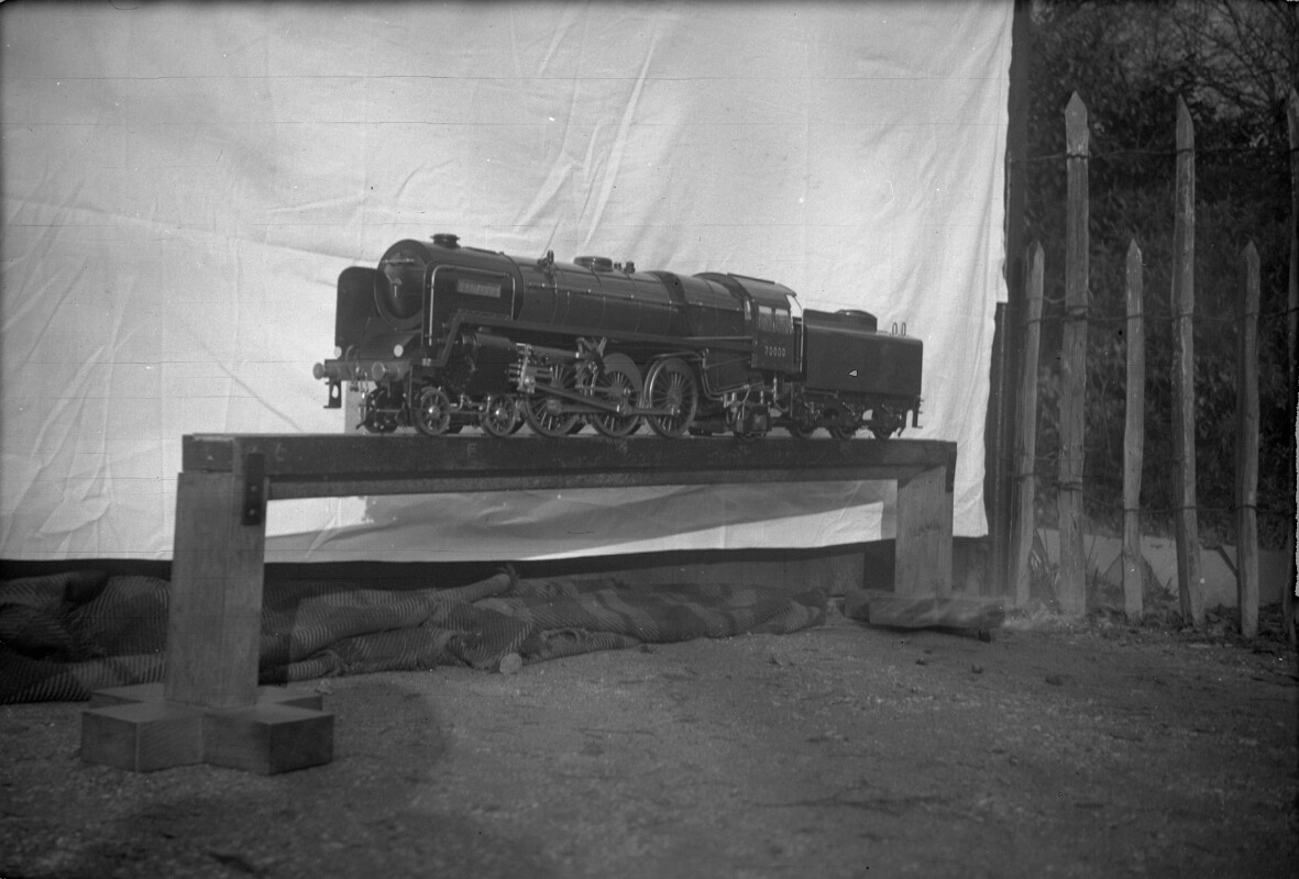19500000s G. S. LONG's Locomotive 'Britannia' 4-6-0 70000 01