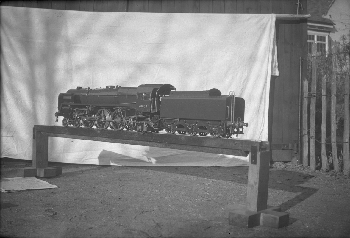 19500000s G. S. LONG's Locomotive 'Britannia' 4-6-0 70000 02