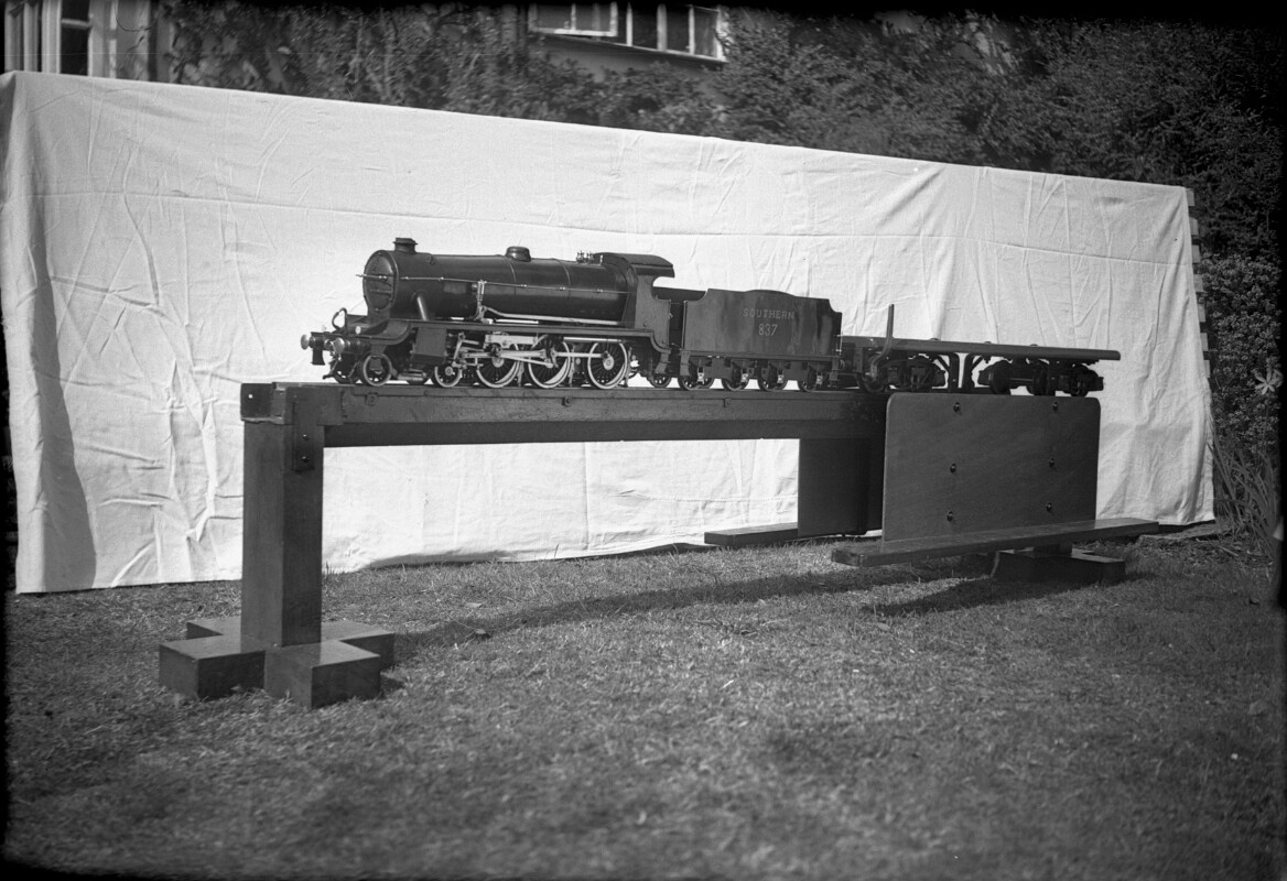 19500000s G. S. LONG's Locomotive 'Britannia' 4-6-0 70000 04
