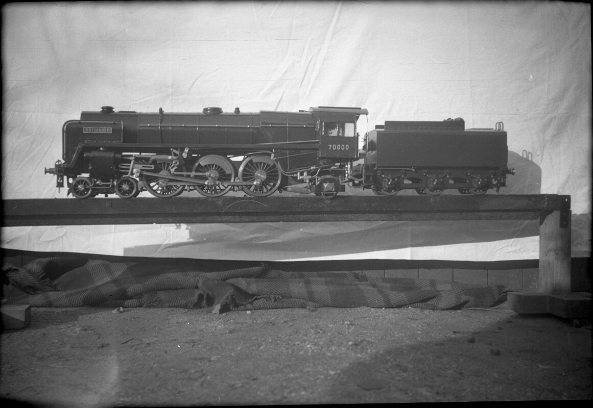 19500000s G. S. LONG's Locomotive 'Britannia' 4-6-0 70000 05