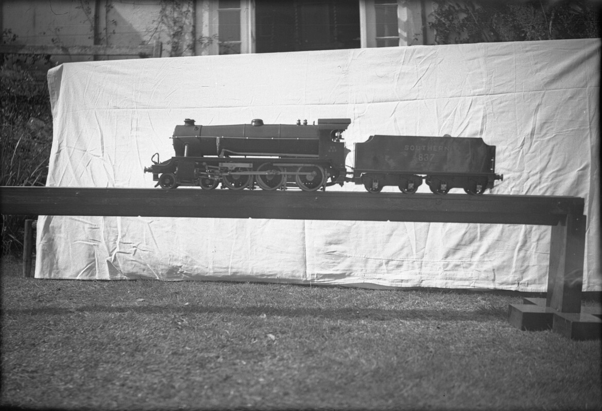19500000s G. S. LONG's Locomotive 'Britannia' 4-6-0 70000 08