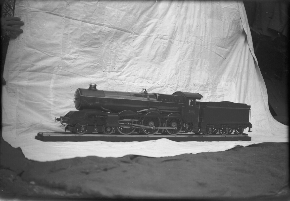 19500000s G. S. LONG's Locomotive 'Britannia' 4-6-0 70000 11