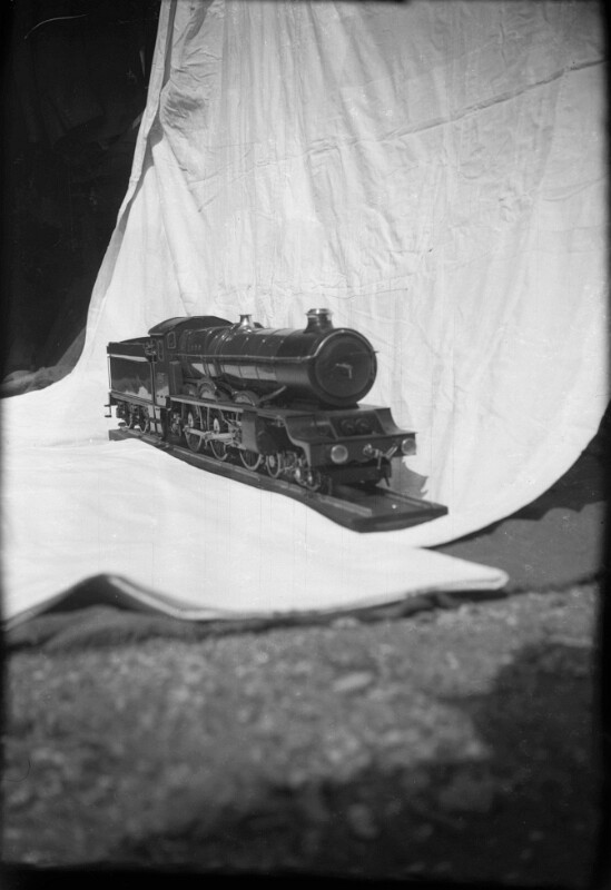 19500000s G. S. LONG's Locomotive 'Britannia' 4-6-0 70000 16