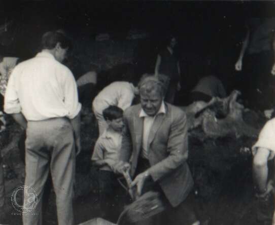 19640801c AVELEY 02