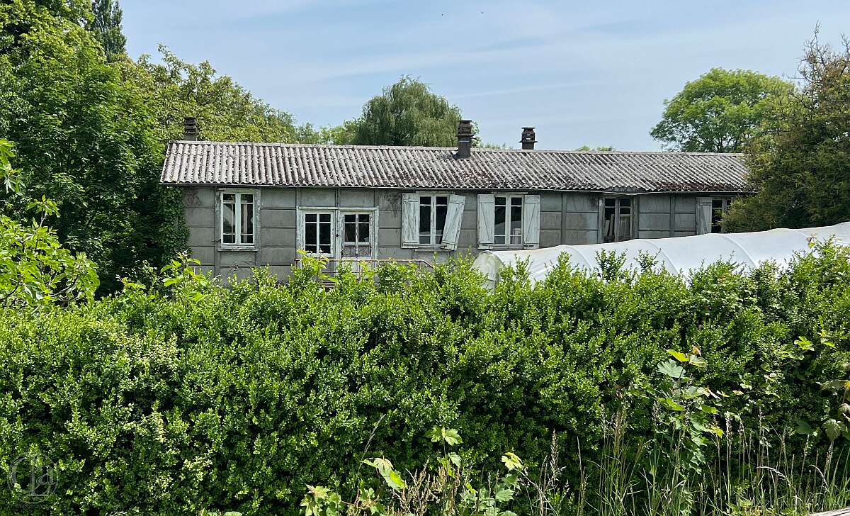 19500000c Emergency Housing Baraquements Villedieu-les-Poeles 01