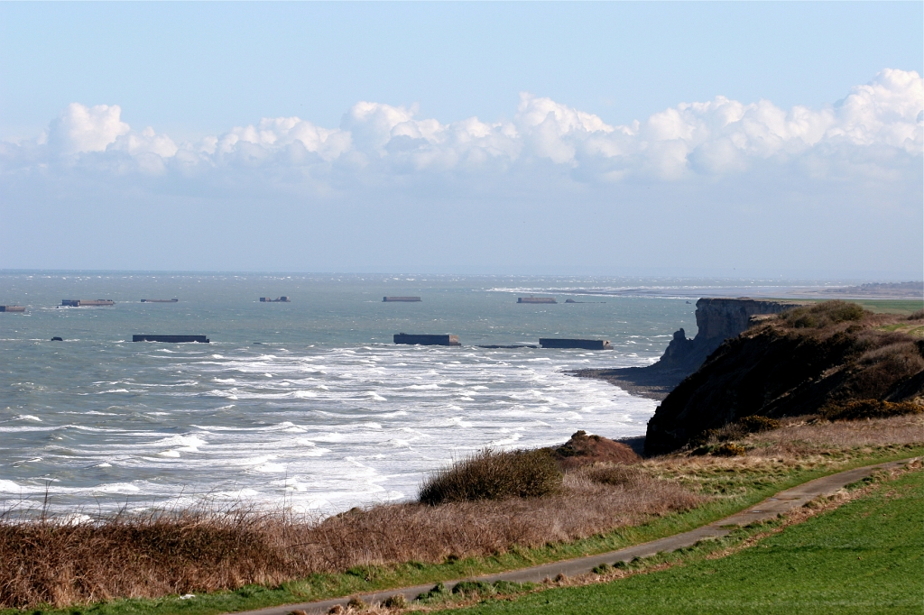 whalecaissonsarromanches.jpg